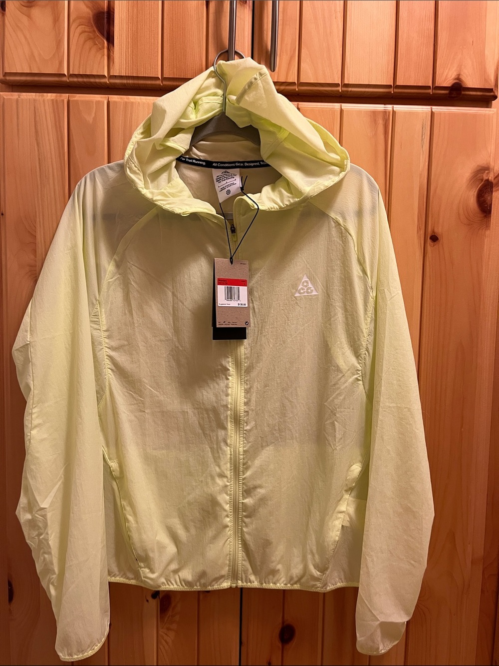 Nike ACG Lightweight Hooded Trail Running Jacket - Neon Yellow